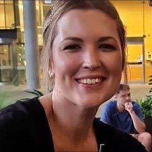 Meet your Posher, Chloe